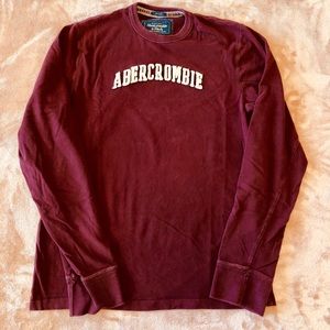 ABERCROMBIE AND FITCH  APPLIQUÉ T-SHIRT